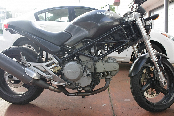 2001 ducati monster 600