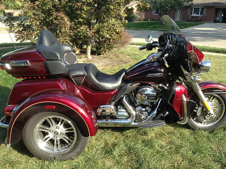 harley tri glide width