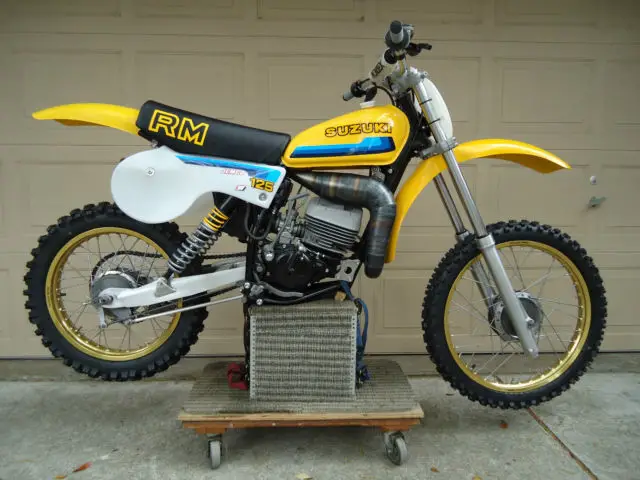 thumbnail image 2 of Vintage Style Seat Cover For Suzuki RM100 & RM125 (1980 Model) – Replacement Cover 2 of 6
