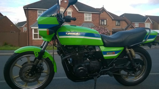 1984 KAWASAKI R2 EDDIE LAWSON REPLICA ONLY 17,000 MILES FROM THE UK