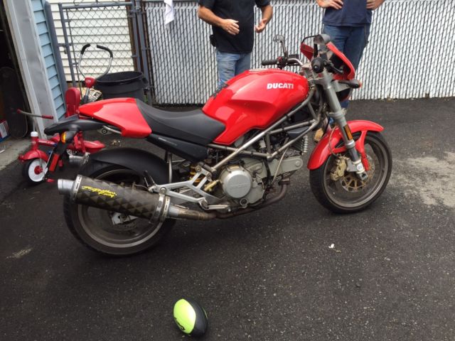 2001 ducati monster 750