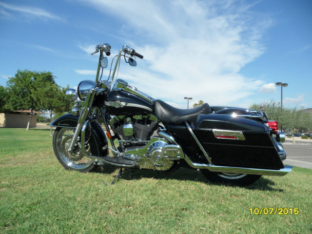 2006 road king classic hard bags