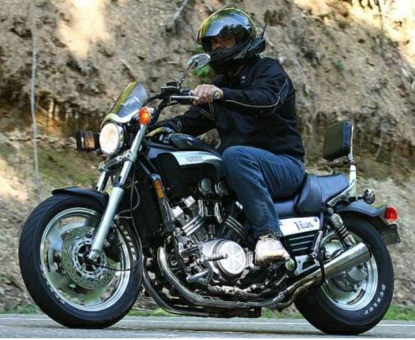 Yamaha v Max 1200 посадка