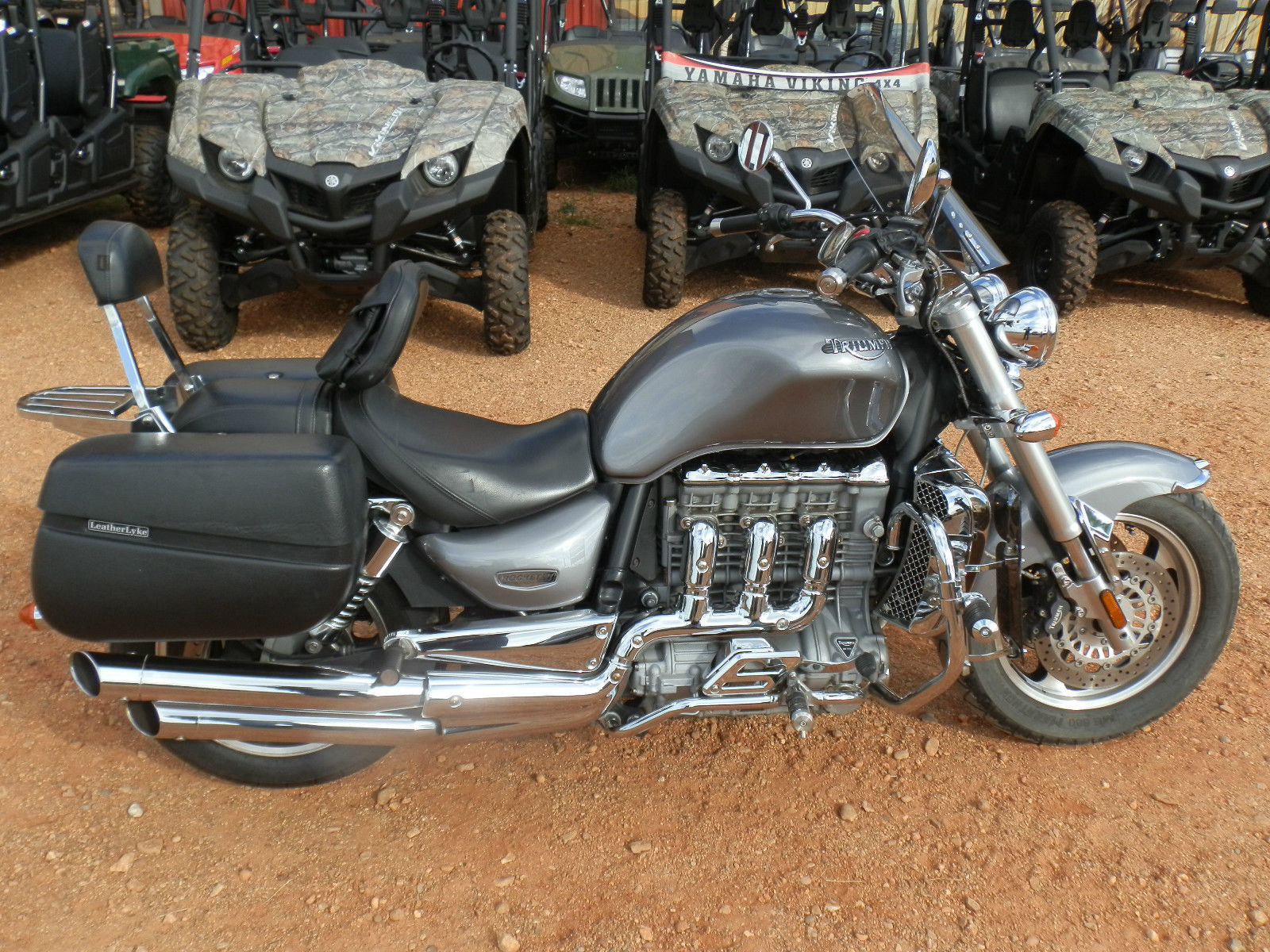 Мотоциклы Triumph Rocket 3 c коляской