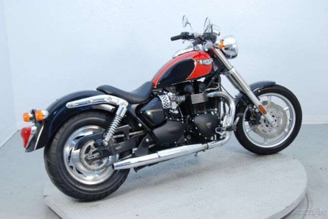 Triumph Speedmaster 900i