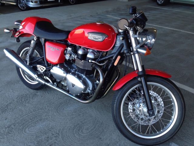 Triumph Thruxton 900