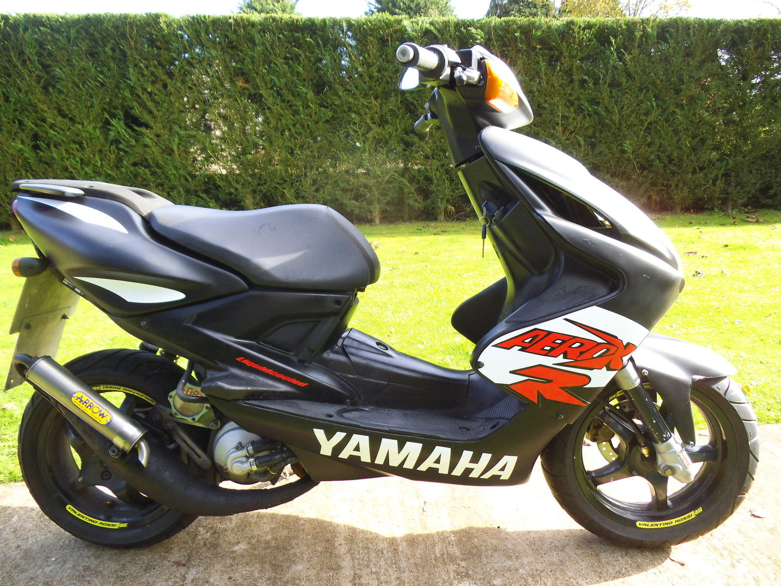 Yamaha Aerox 50 бело красный