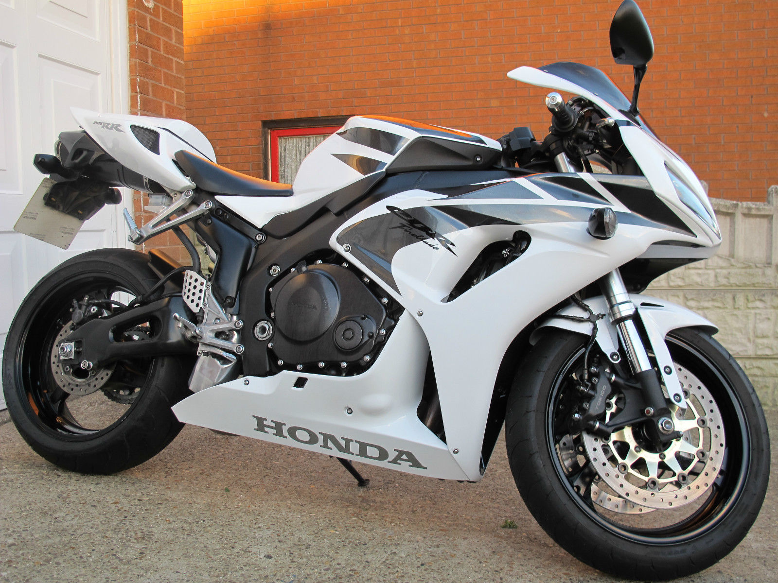 Honda cbr1000rr White