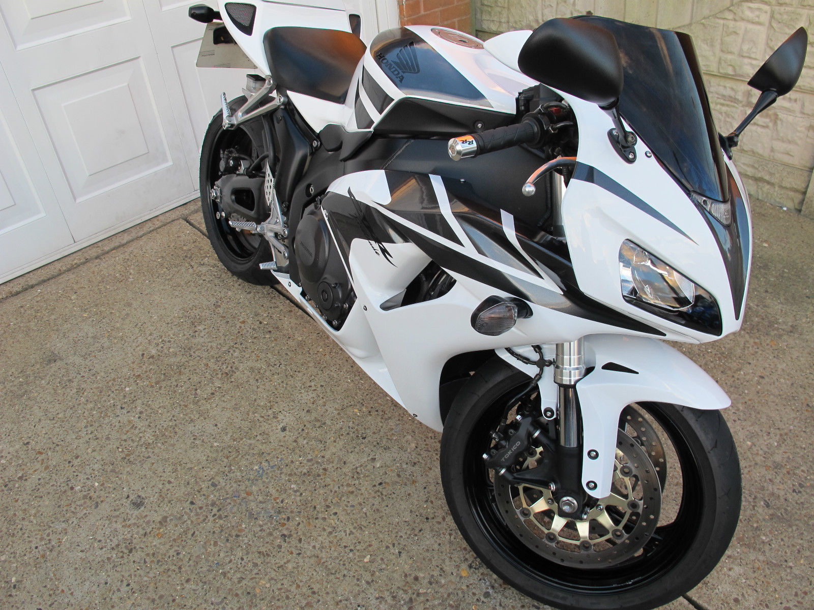 Honda CBR 1000 White