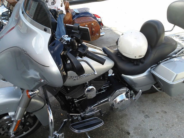 2010 street glide accessories