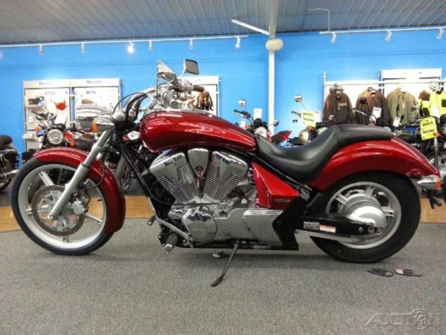 Honda vt1300cs