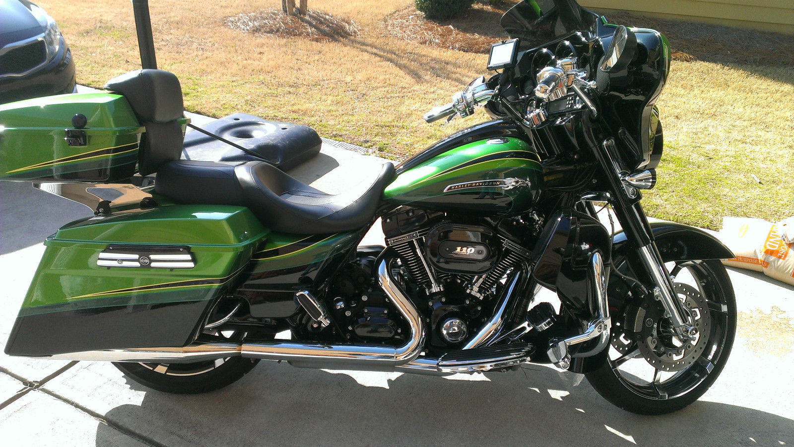 2011 Harley Davidson CVO Street Glide FLHXSE2 Kryptonite Green