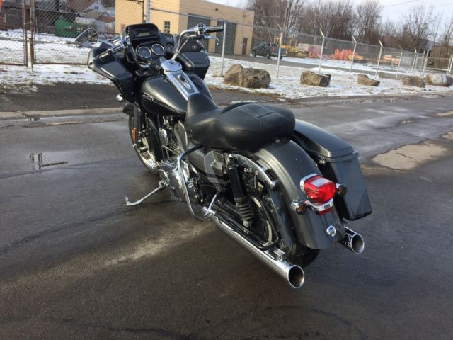 2011 Harley-Davidson Road Glide SCREAMNG EAGLE CVO Touring