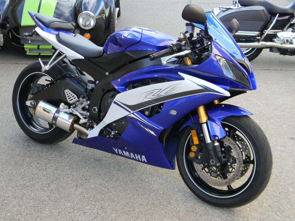 yamaha r6 blue