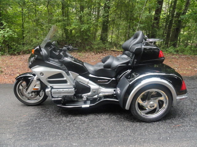 2012 Honda Goldwing Gl 1800 W  California Sidecar's Newest Viper 