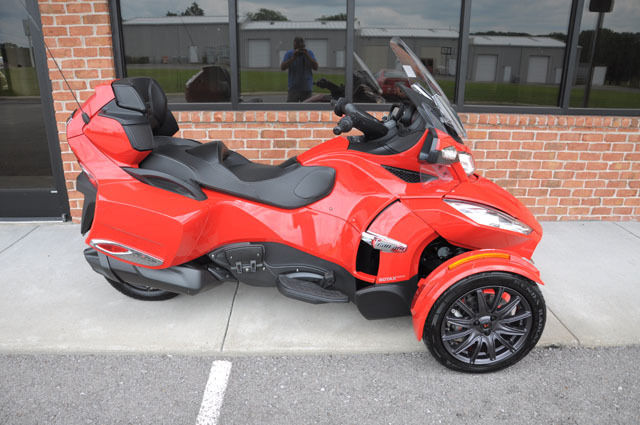 Can am Spyder RT Red