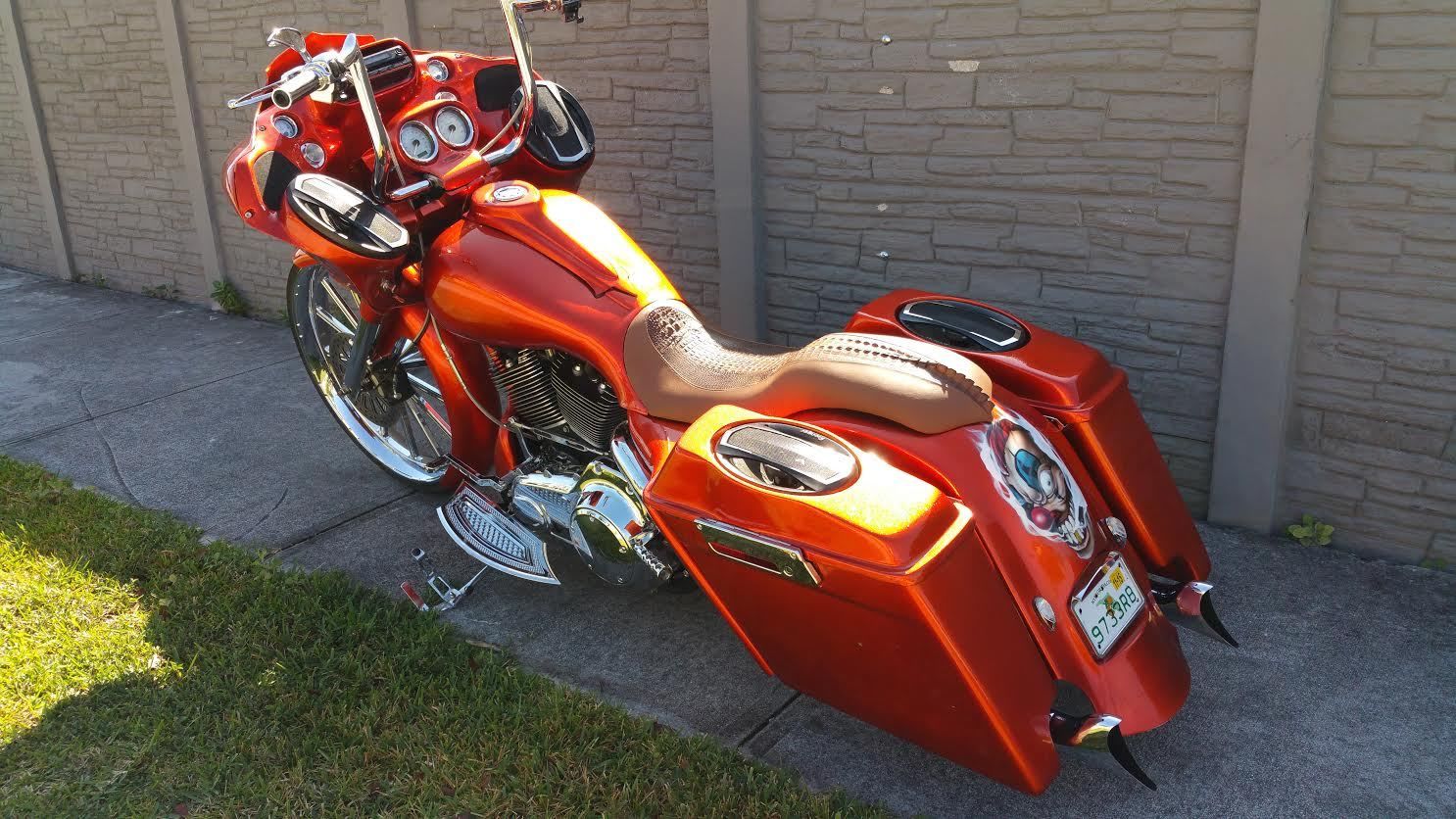 Harley Bagger Red