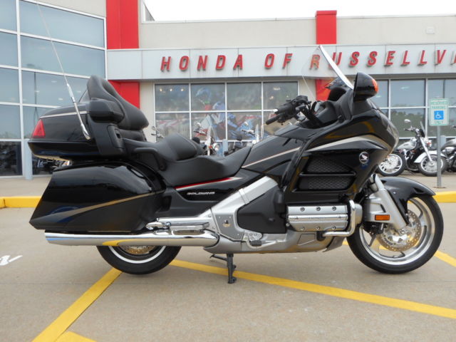 2015 Honda GL1800 Gold Wing 40th Anniversary Review