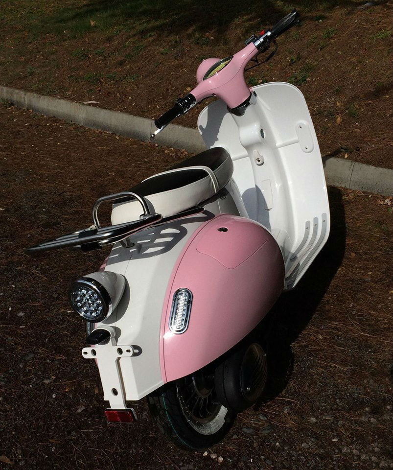 pink moped 125cc