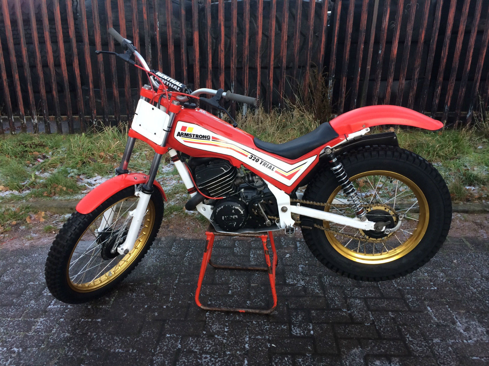 Armstrong Cmt320 Twin Shock Trials Bike 1983