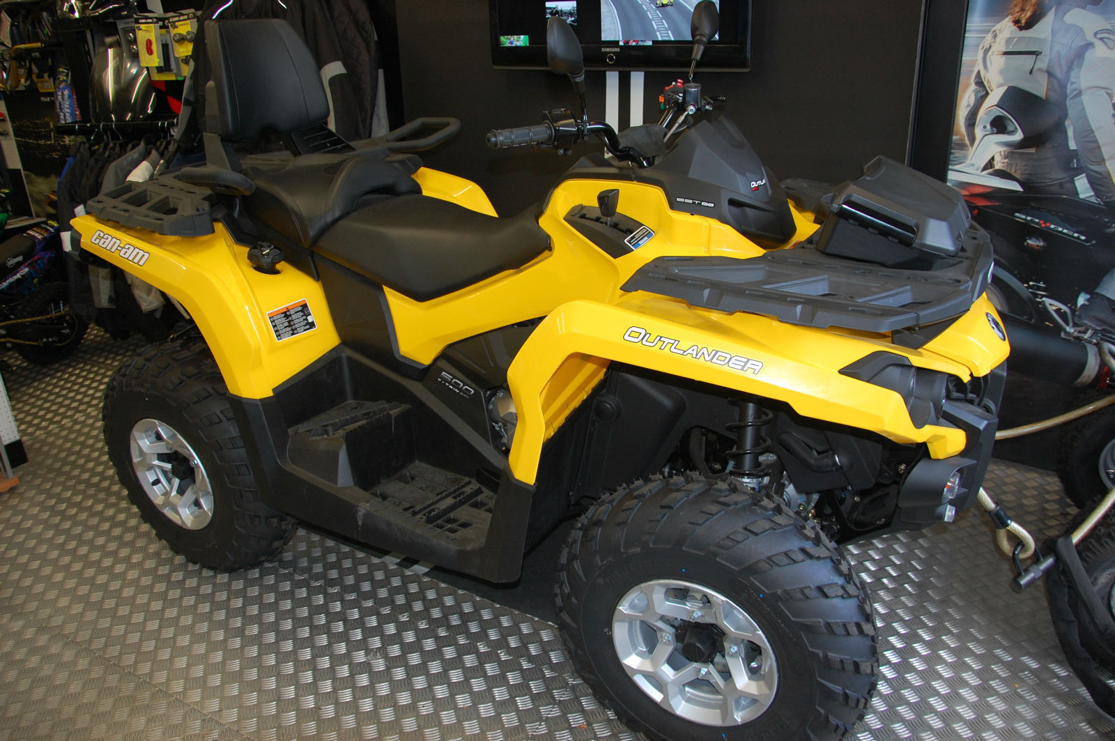 Снегоболотоход can-am Outlander Max dps 500