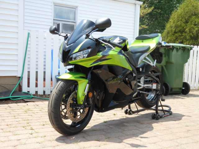 Honda CBR 600 Green