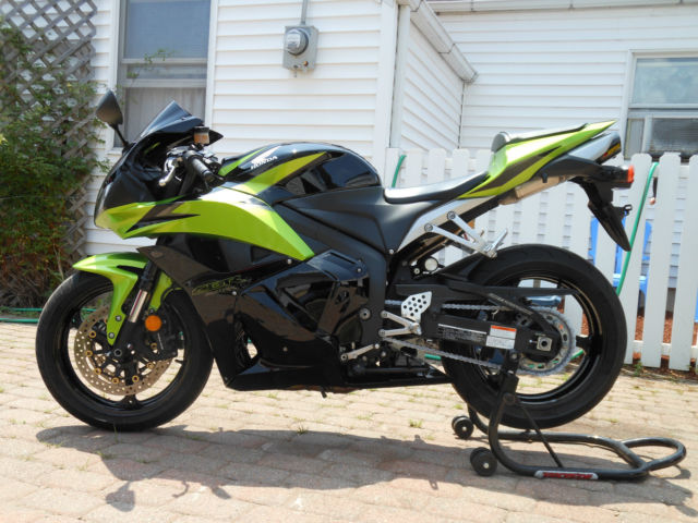 Honda CBR 600 Green