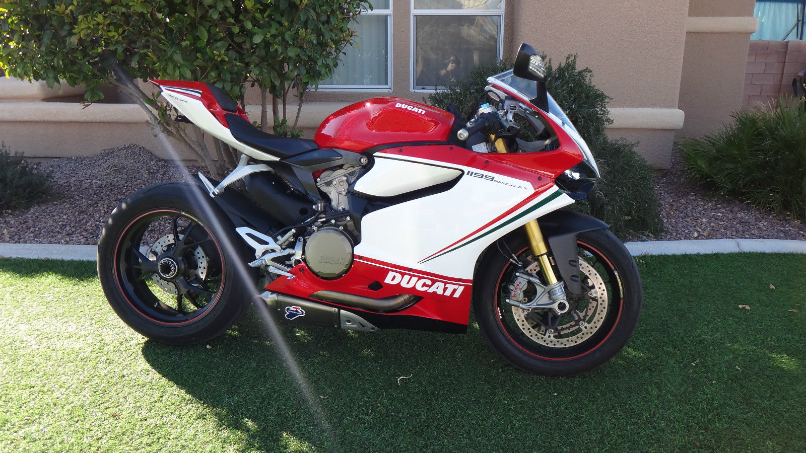 Ducati S Panigale Tricolore Bmw Rr Yamaha R Le Limited Edition