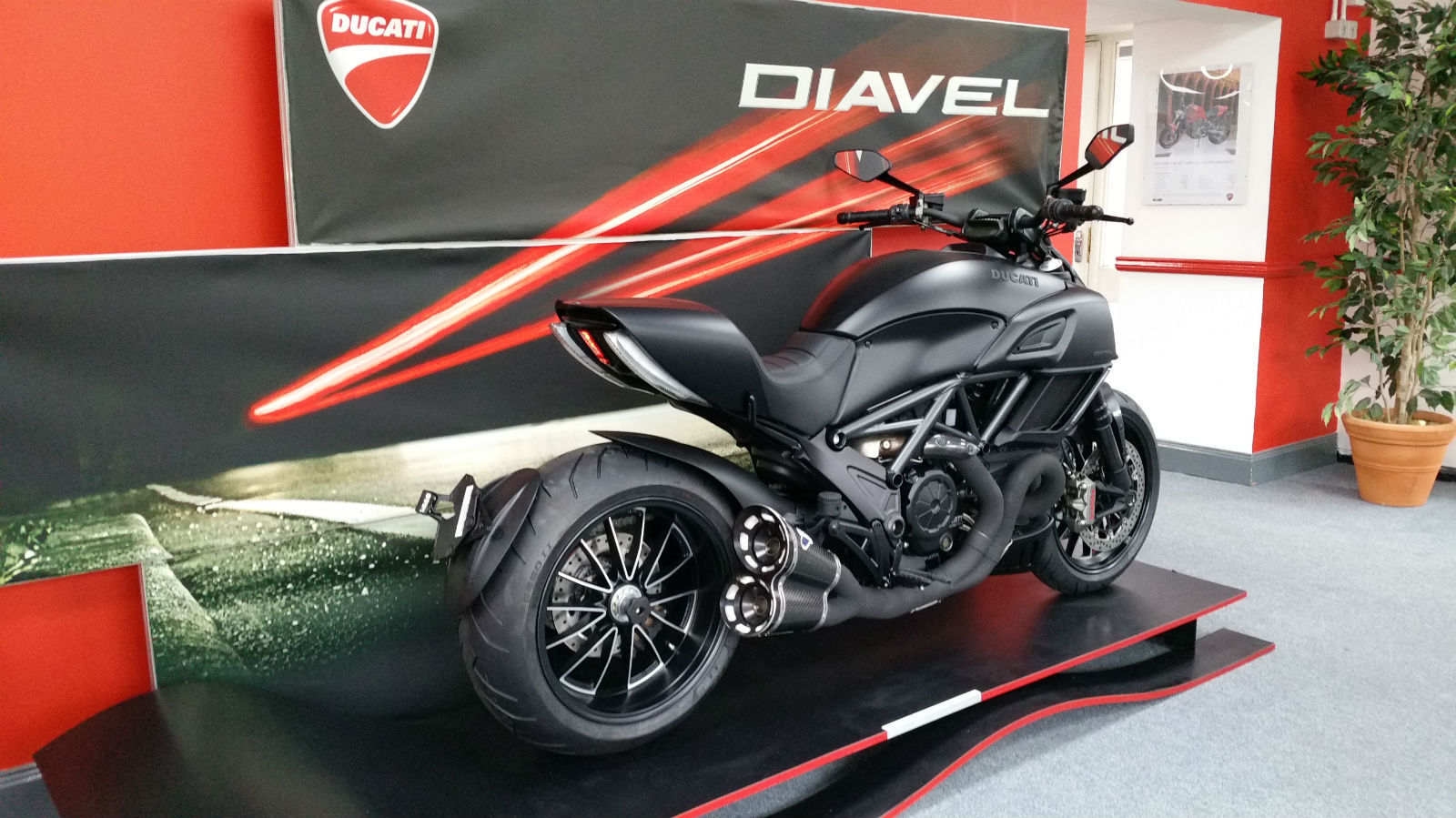 Ducati Diavel 1260 Carbon