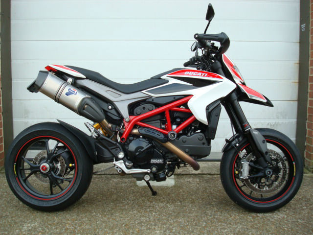 Ducati Hypermotard 821