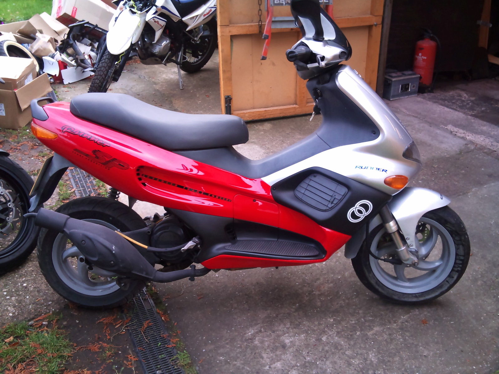 Скутер Gilera Runner