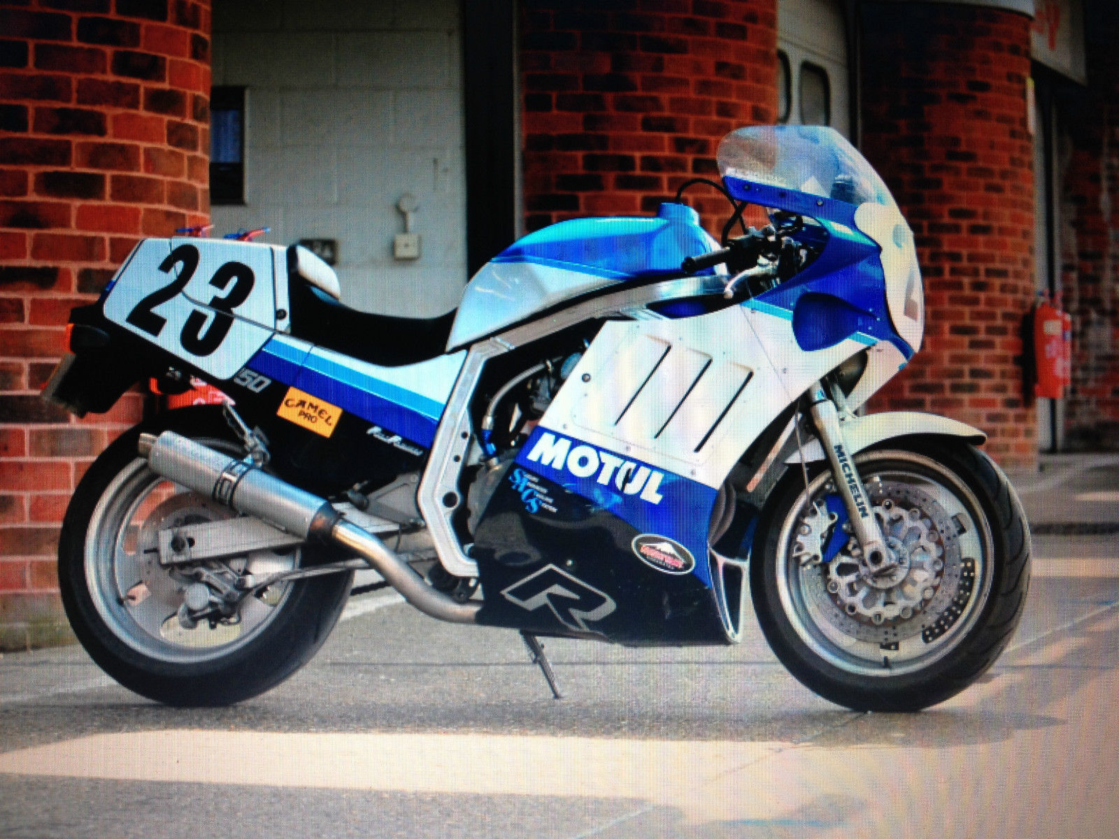 Suzuki GSX r750 1987