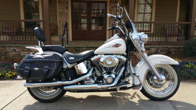 difference between road king and heritage softail.
