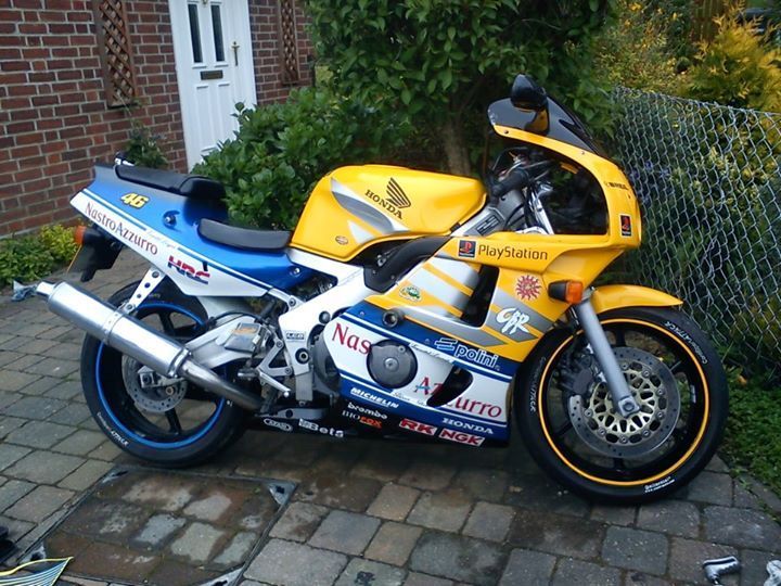 Honda cbr400rr nc29