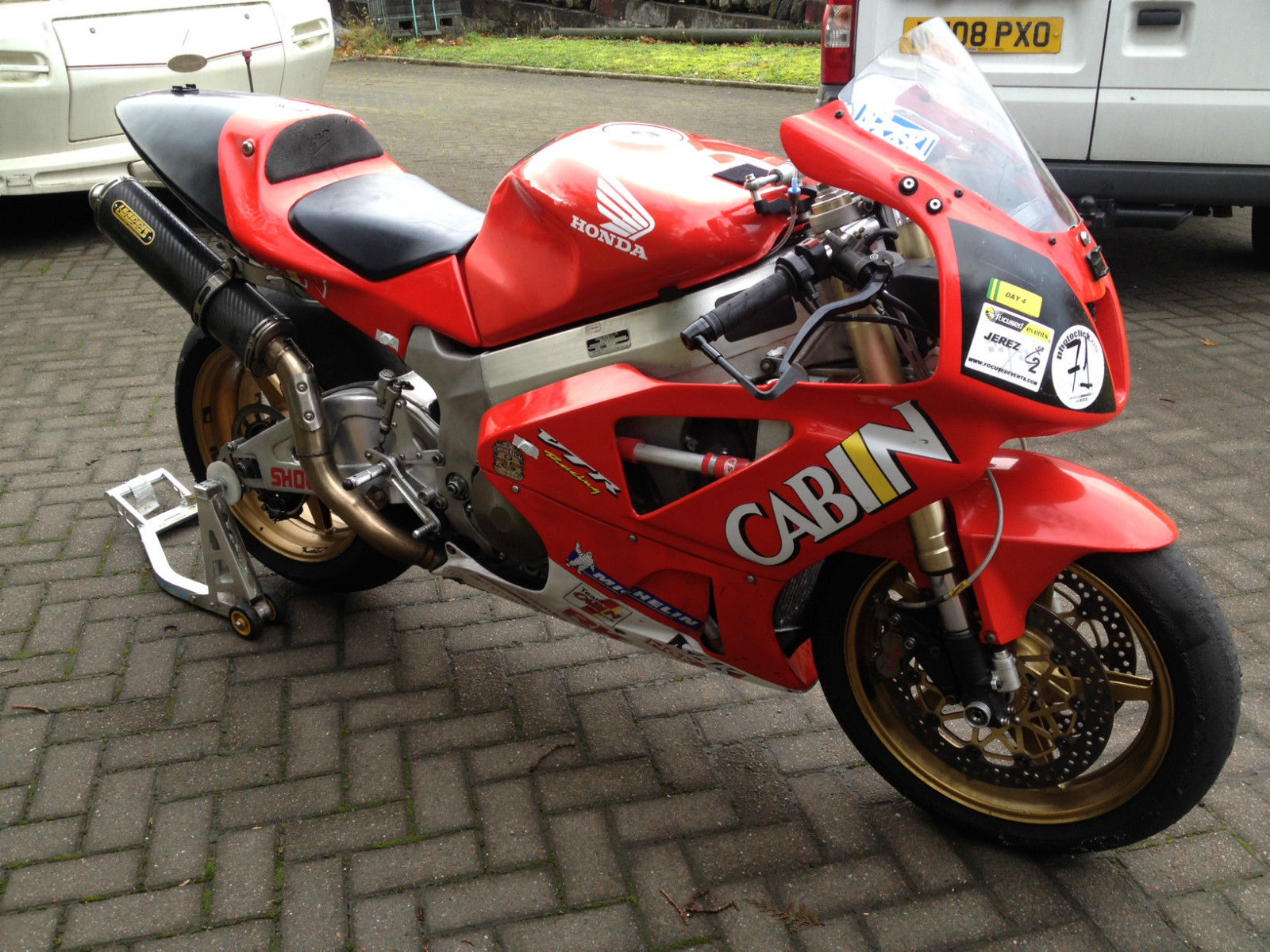 RVT 1000 rc51