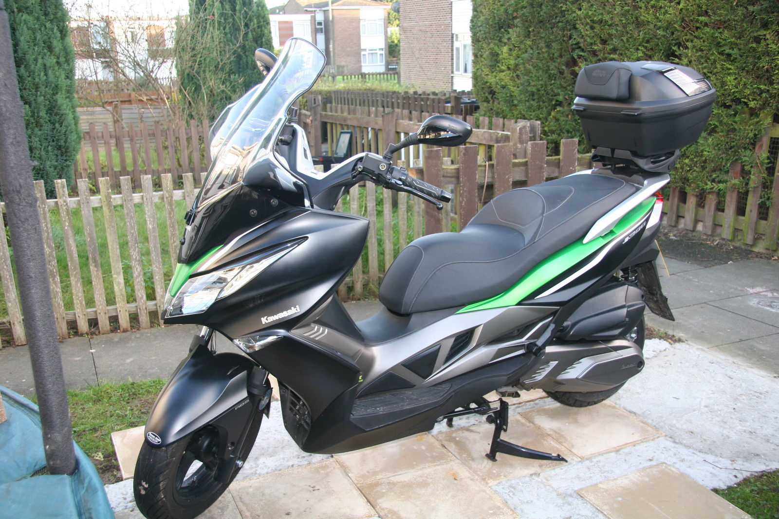 KAWASAKI J300 SE ABS Scooter Stunning ?900 Added Spec! Only One In SAVE ???`s
