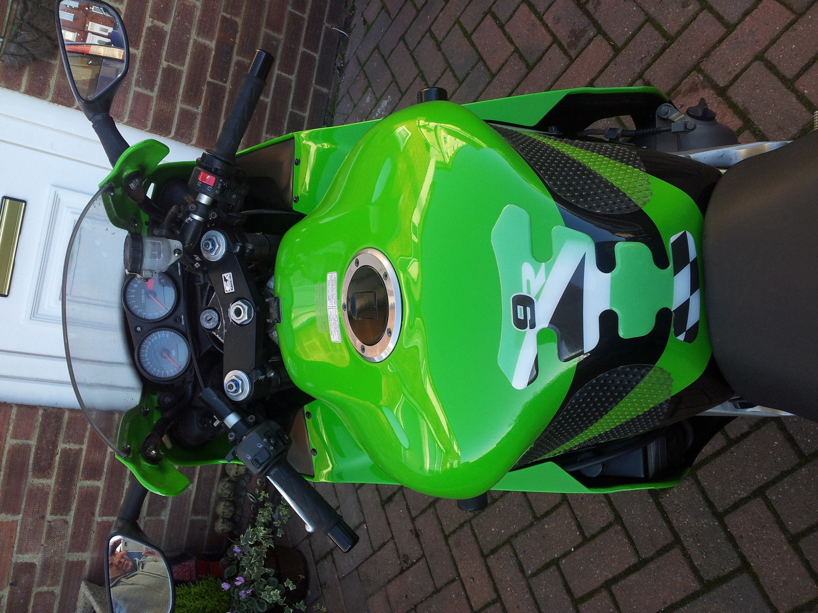 zx9r f1