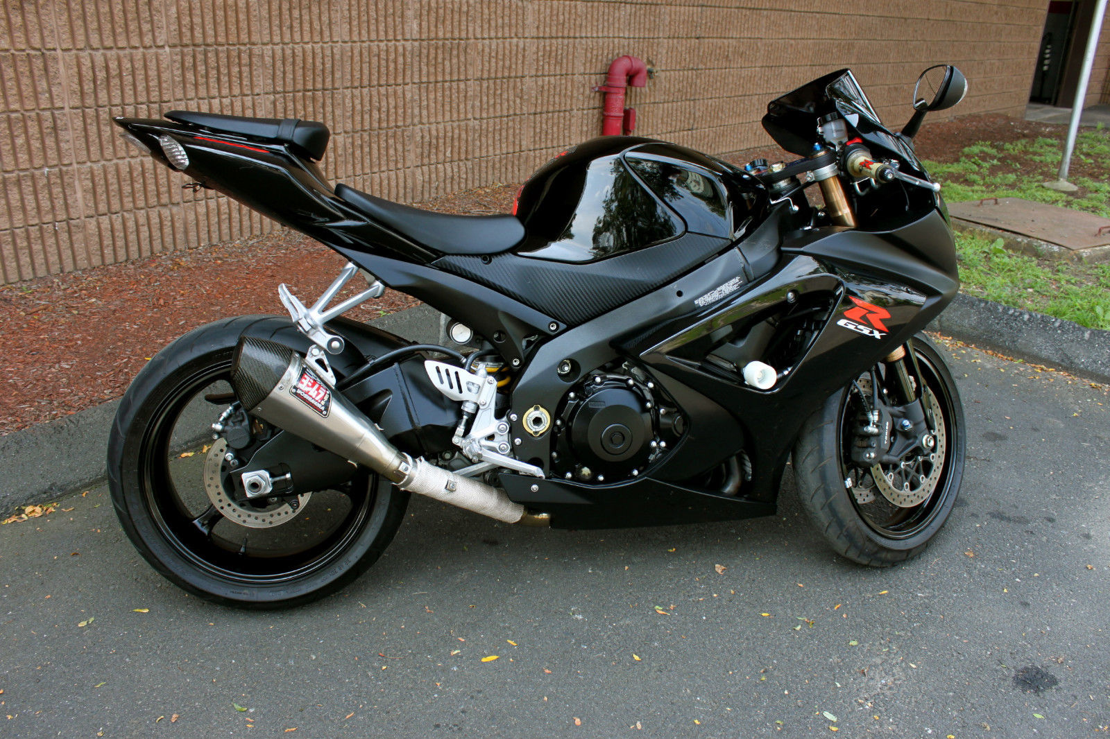 Suzuki GSX r1000 черный