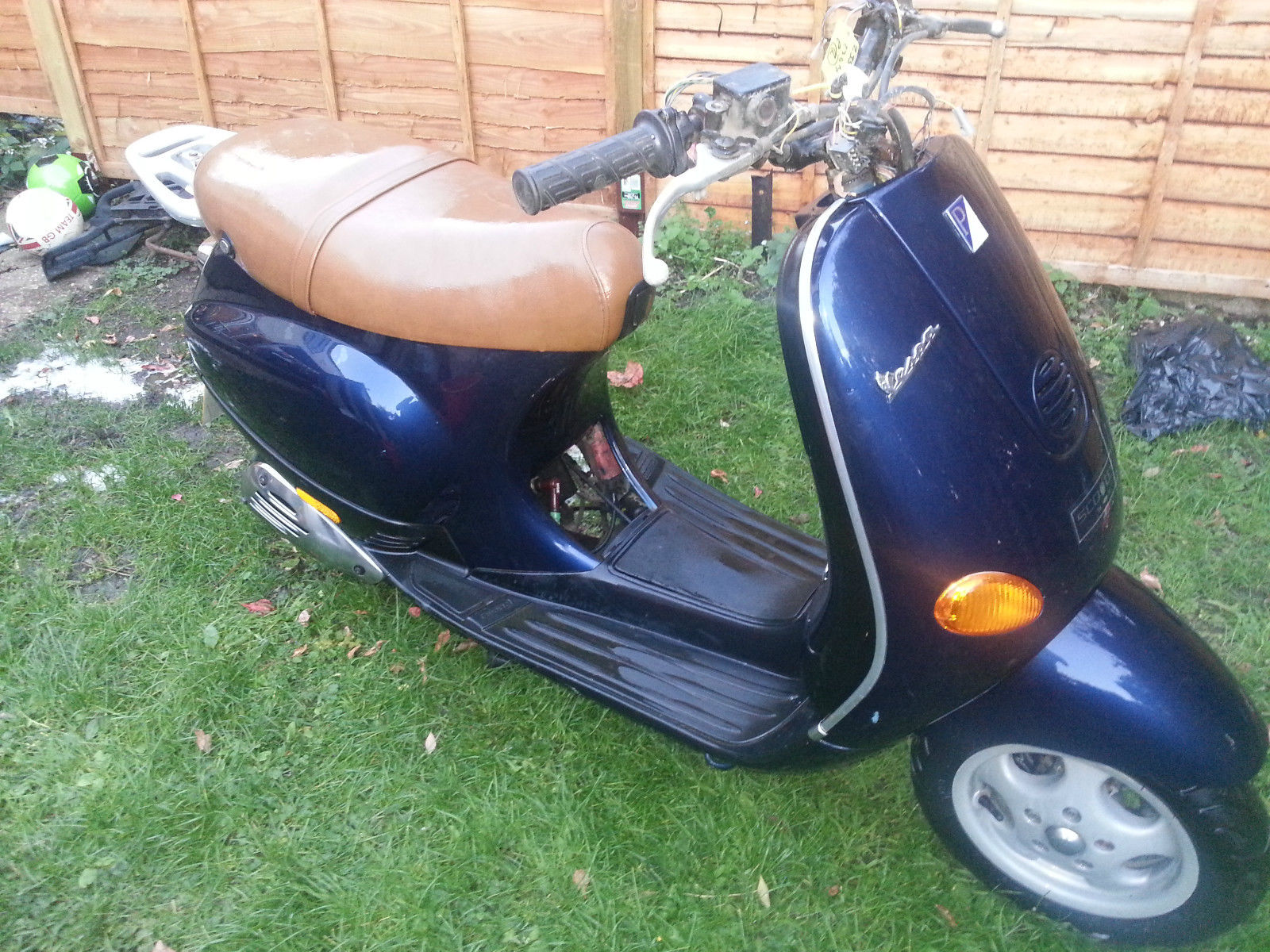 piaggio-vespa-et2-50-spares-or-repair