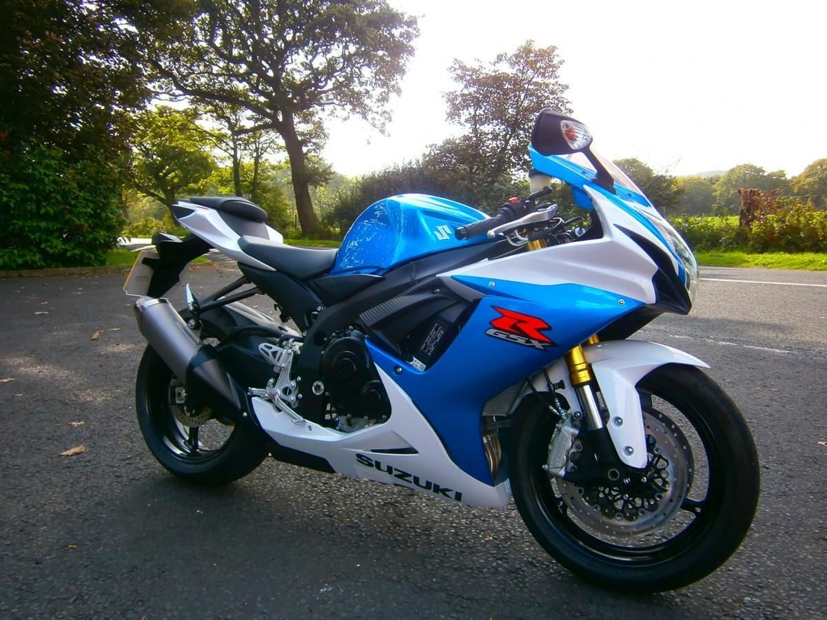 PRE REG SUZUKI GSX R L NOW JUST UK BIKE YEAR WARRANTY