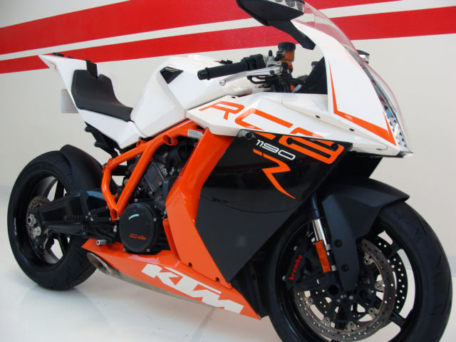 KTM r8