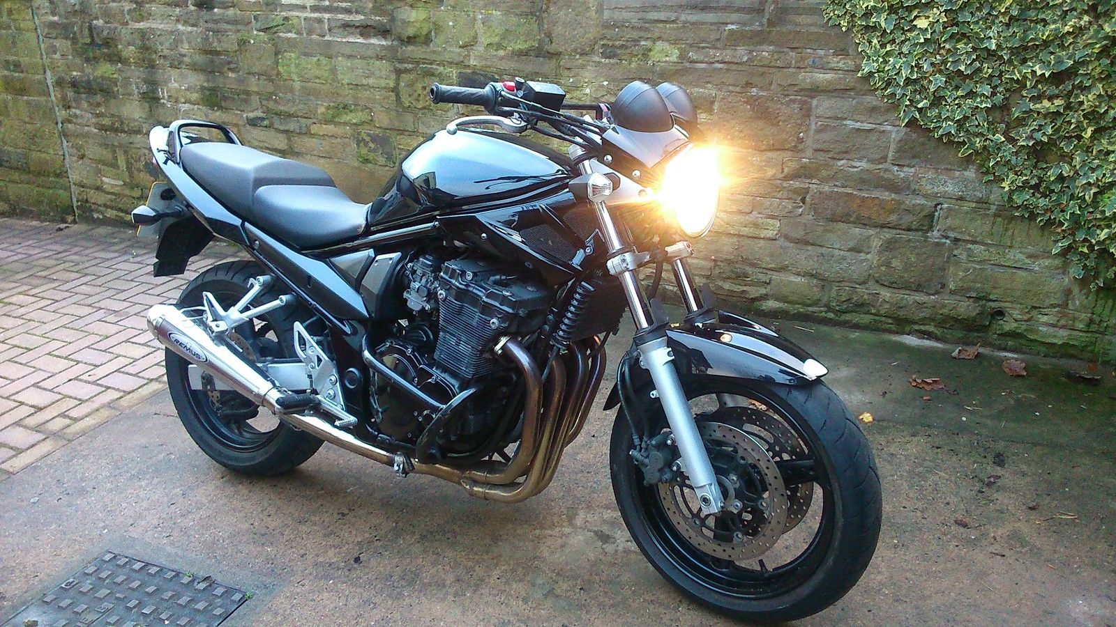 Suzuki Bandit 400 1920 1080