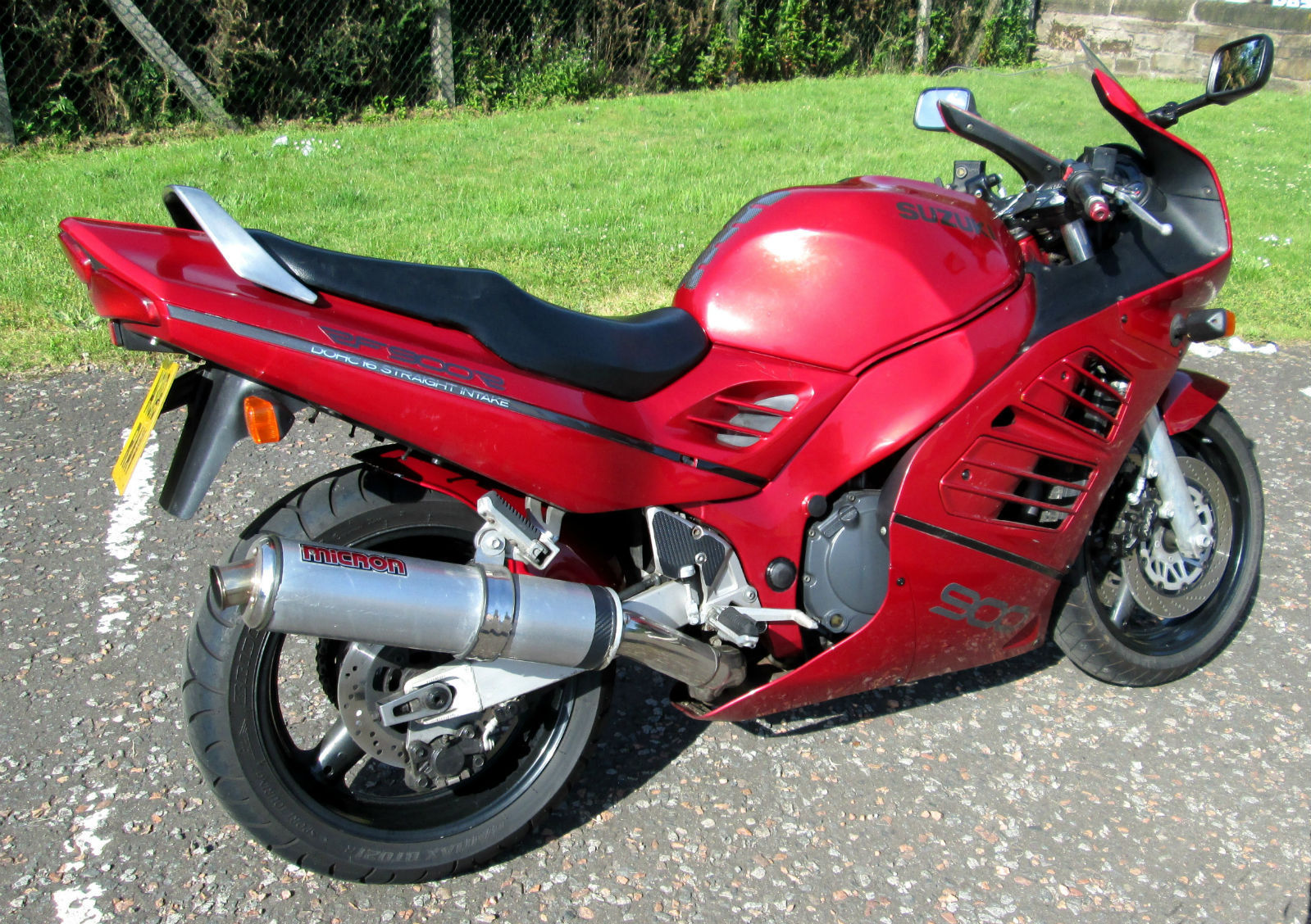 Suzuki rf900r