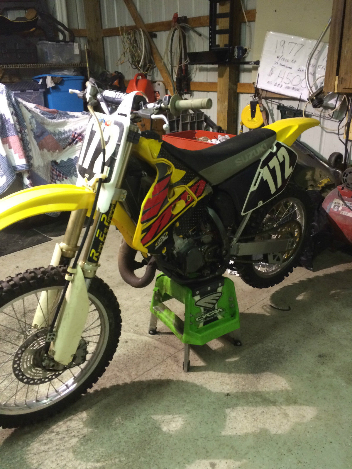 Suzuki RM 125 2stroke Runs great with upgrades and extra