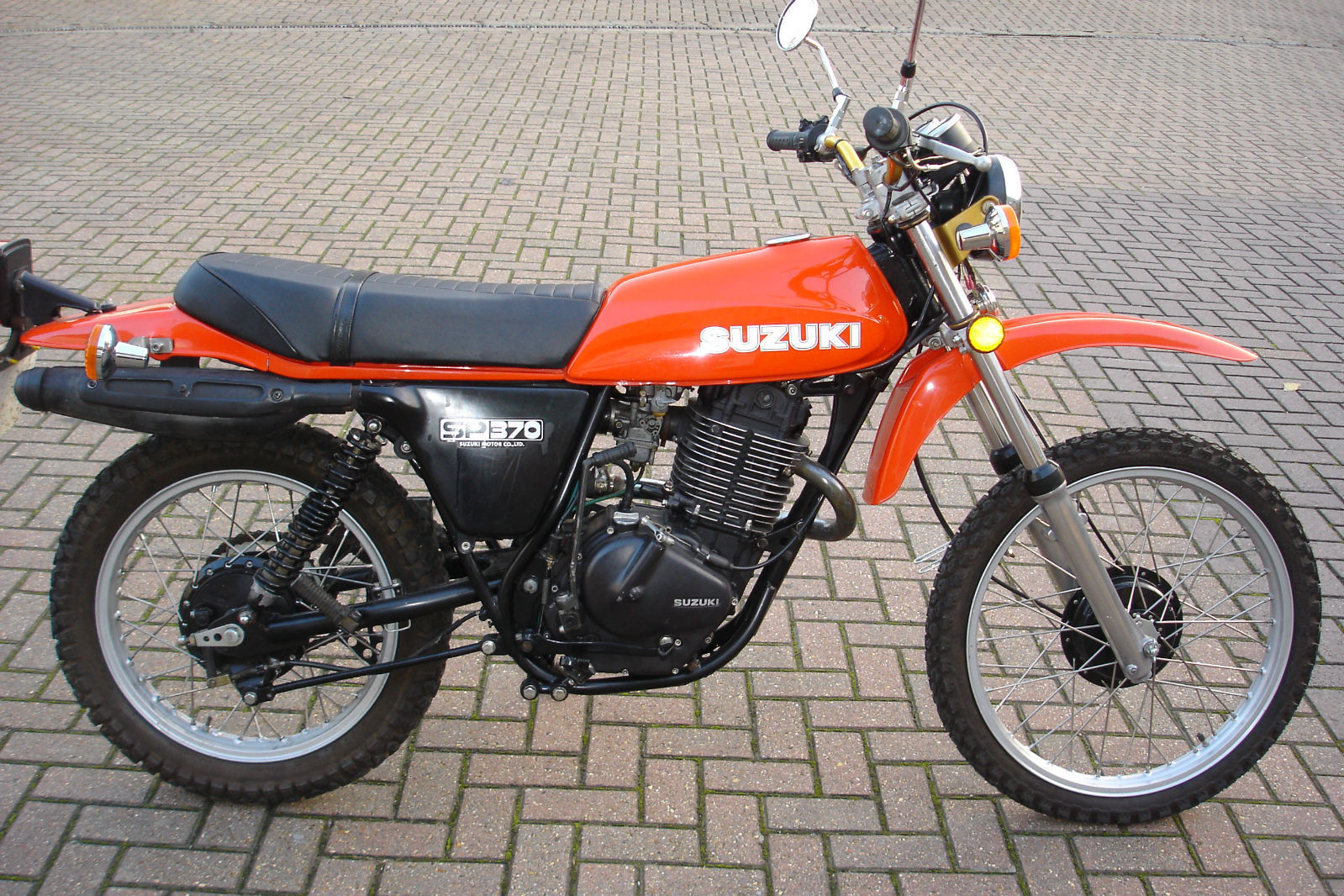 Suzuki SP 370 CLASSIC ROAD TRIALS