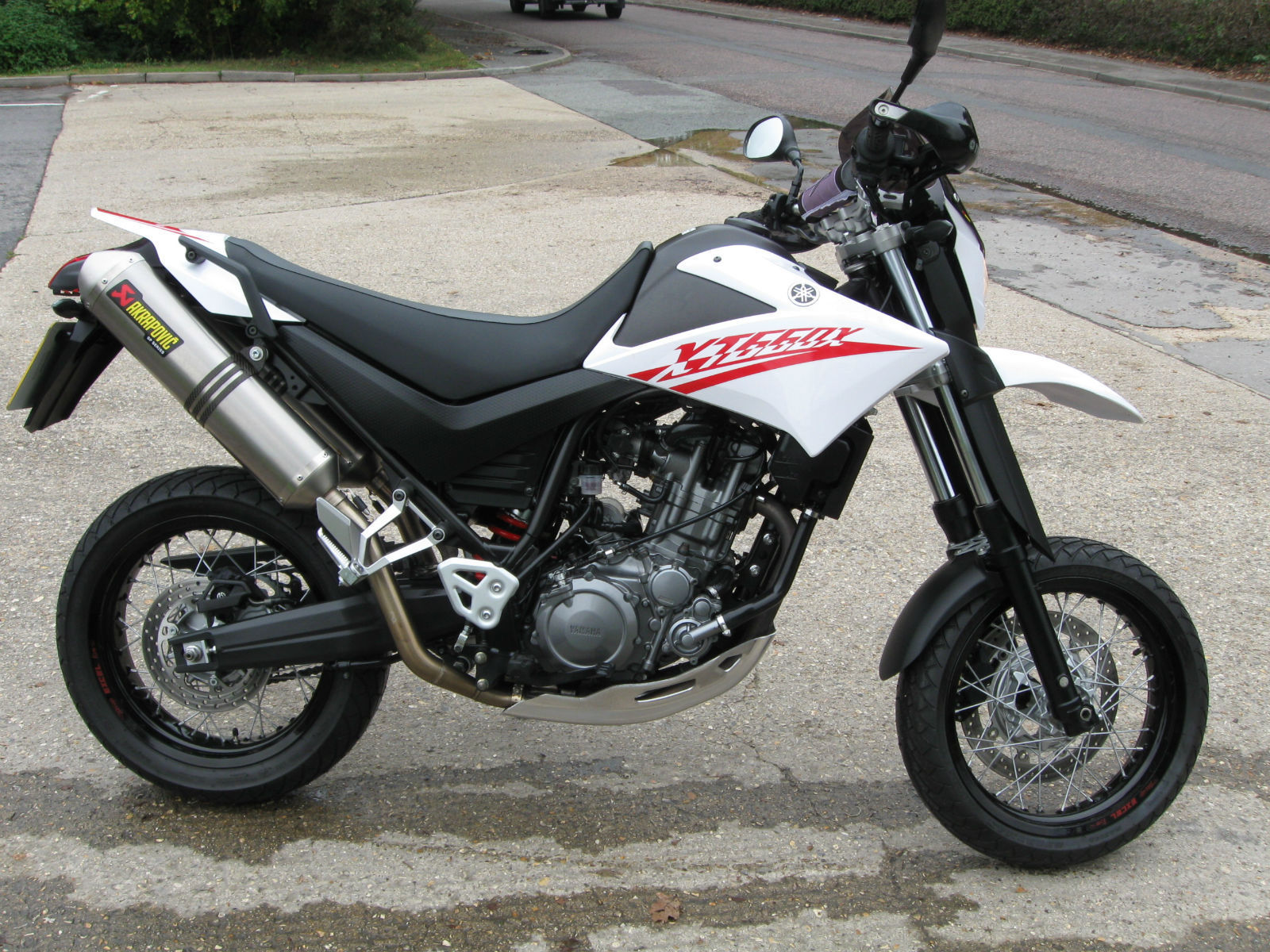 yamaha-xt-660-x-white-2-owner-4268-mile-akrapovic-exhaust-very-clean