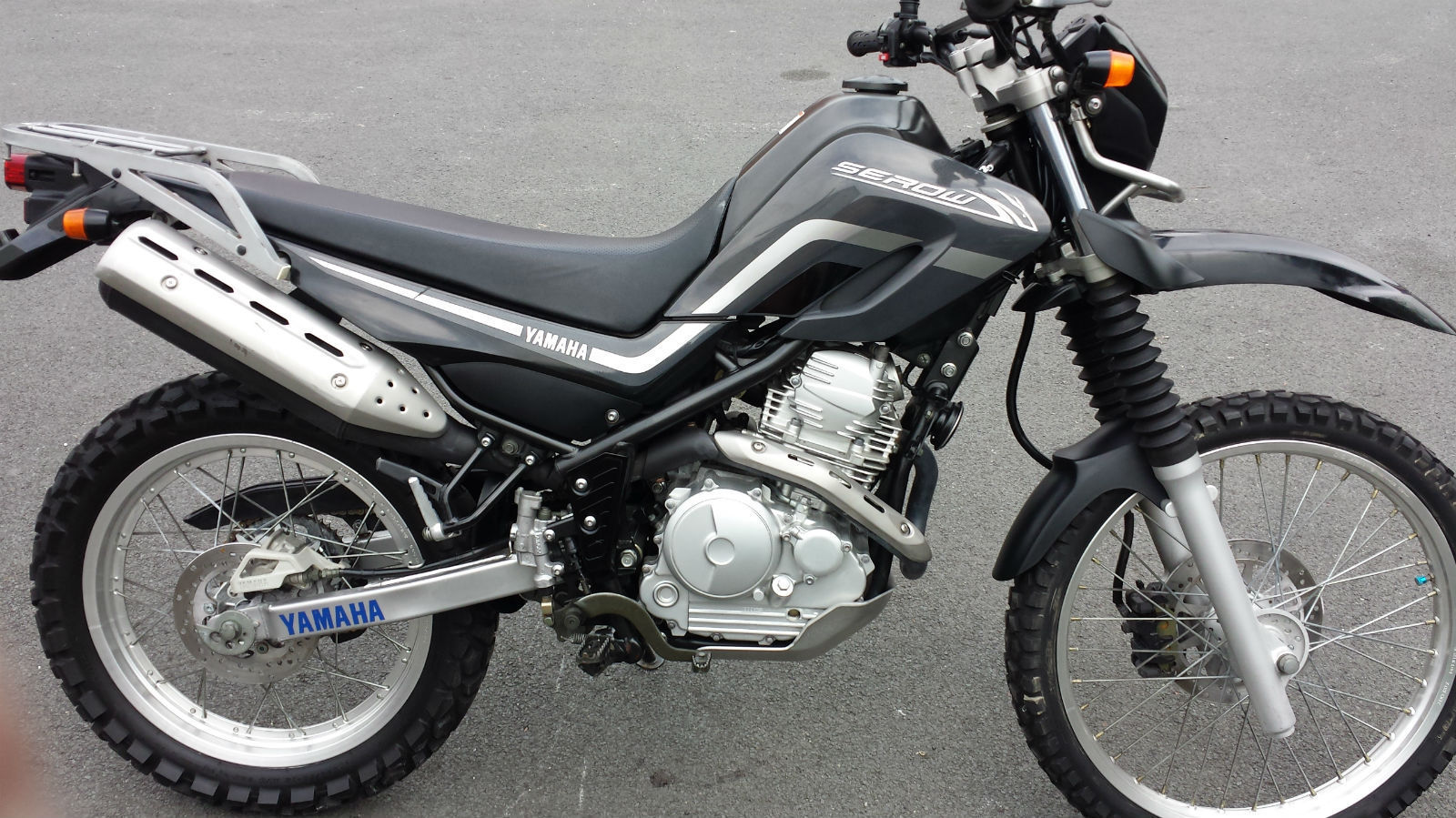 Yamaha XT250 SEROW.