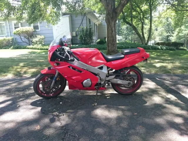 1996 Yamaha FZR 600