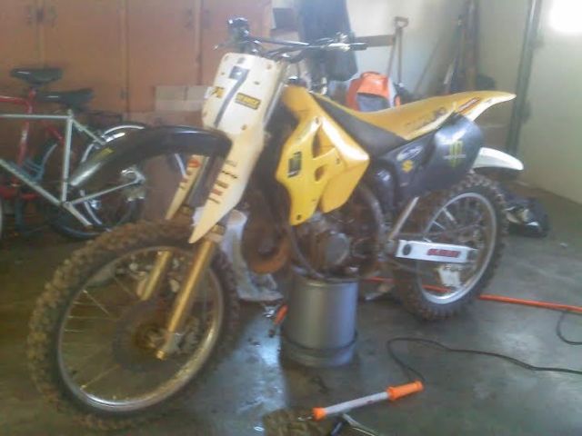 1997 suzuki rm125 2 cycle race motorcycle
