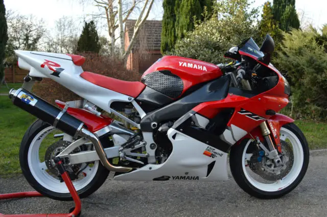 1999 Yamaha YZF R1 ( Great Condition )